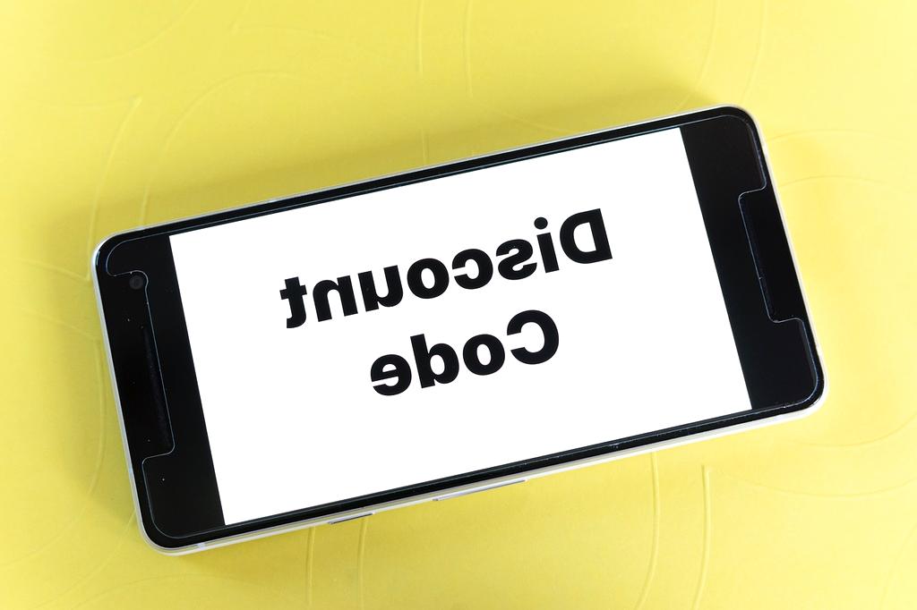Comprehensive display of different QR code types and customization options